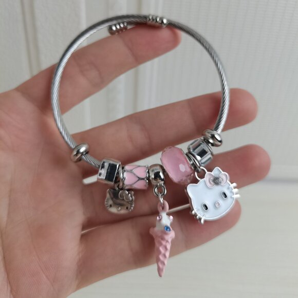 Hello Kitty Charm Pendant Silver & Pink Tone Bangle Bracelet - Picture 1 of 4